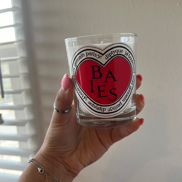 Diptyque limited edition Valentines Day candle- BAIES - Picture 2 of 4